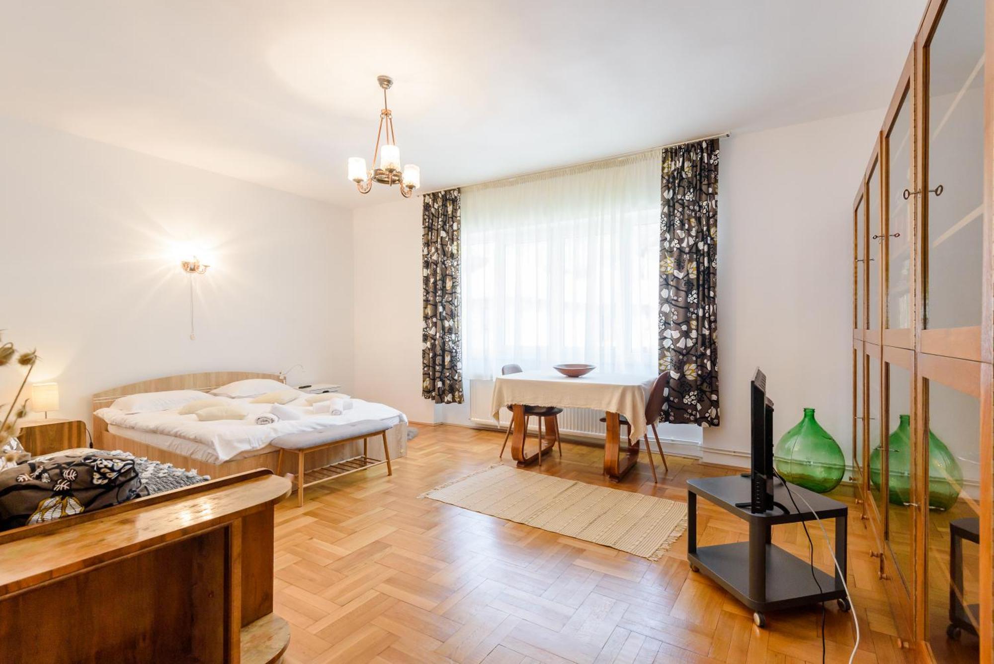 Casa Cu Cires Brasov Apartment Exterior photo