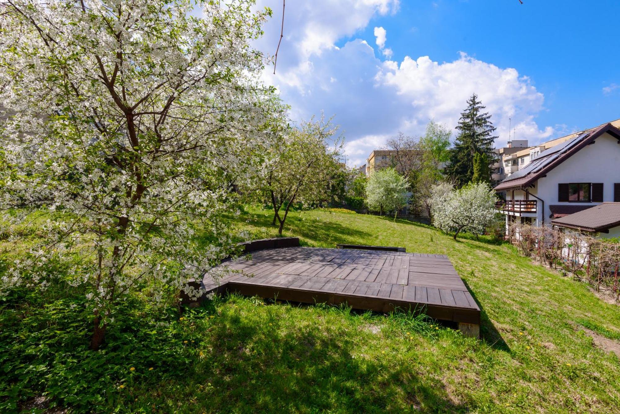 Casa Cu Cires Brasov Apartment Exterior photo
